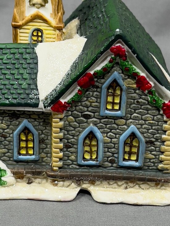 Cobblestone Corners Country Church Ceramic Christmas Village Holiday Decor Y2K - Picture 12 of 16